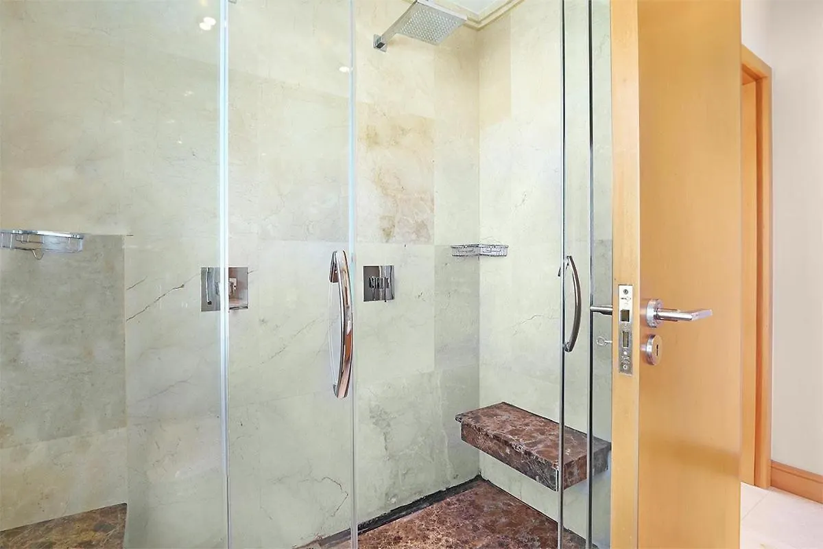 Dolphin Beach E5 Bloubergstrand