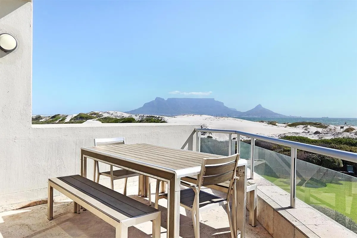 Dolphin Beach E5 Bloubergstrand Apartment