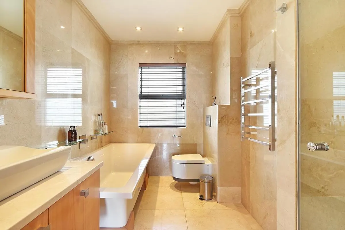 Apartment Dolphin Beach E5 Bloubergstrand