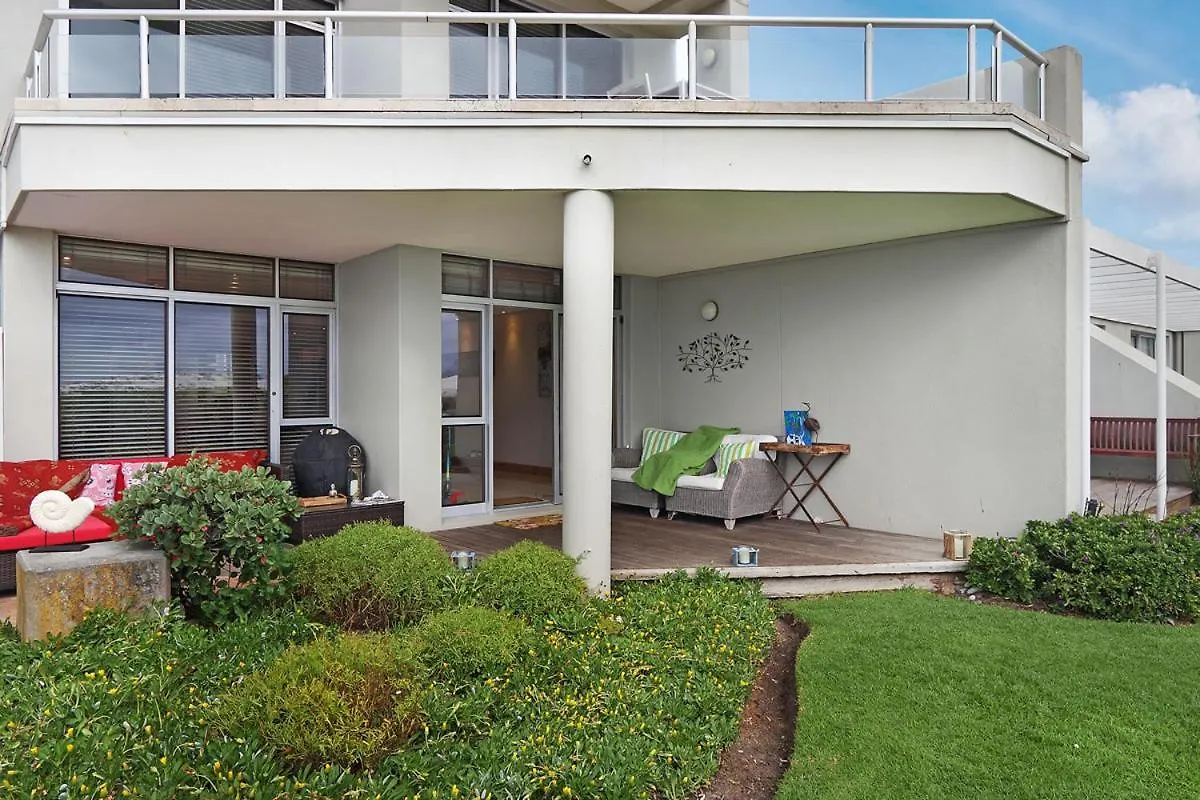 Dolphin Beach E5 Bloubergstrand 0*,