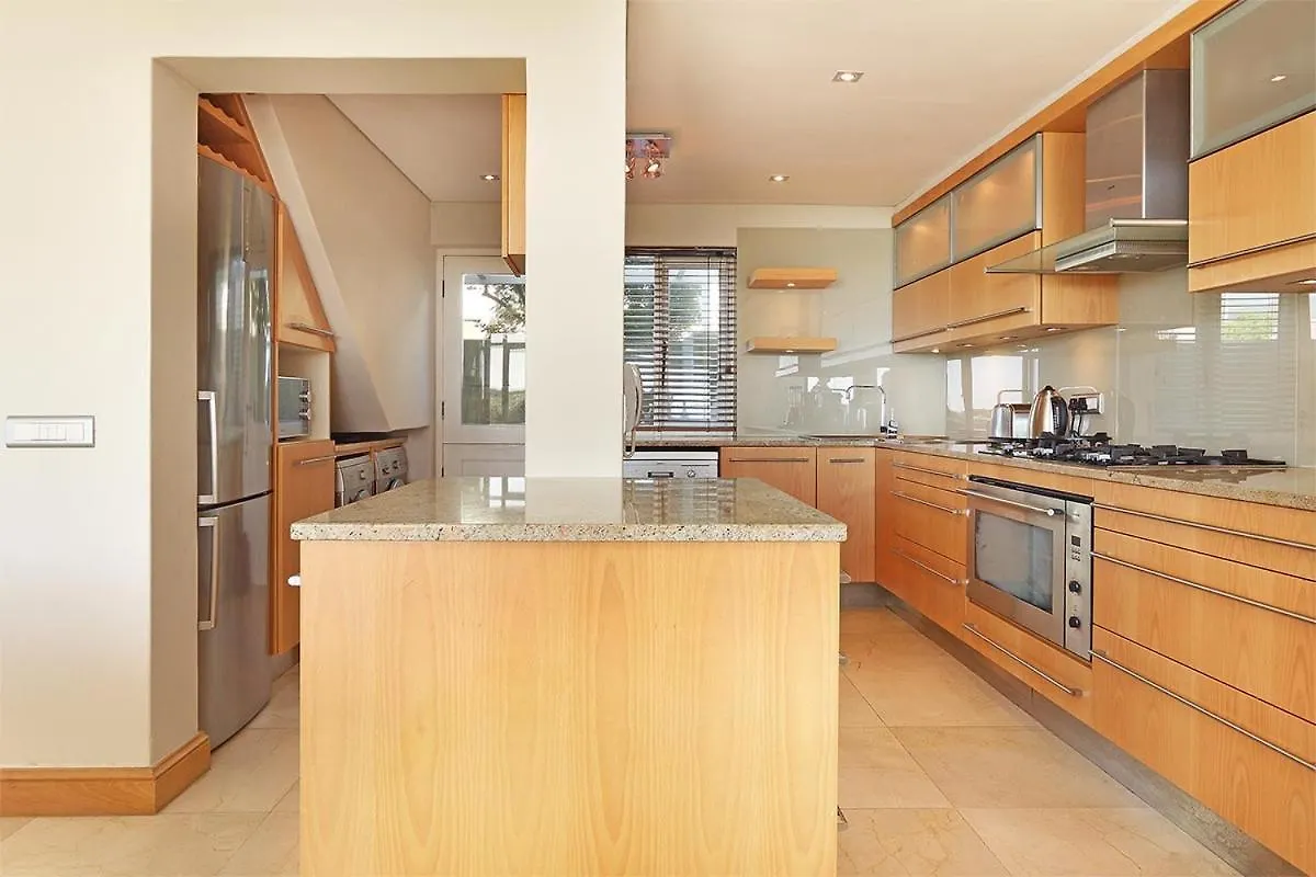 Dolphin Beach E5 By Host Agents Bloubergstrand Sudafrica